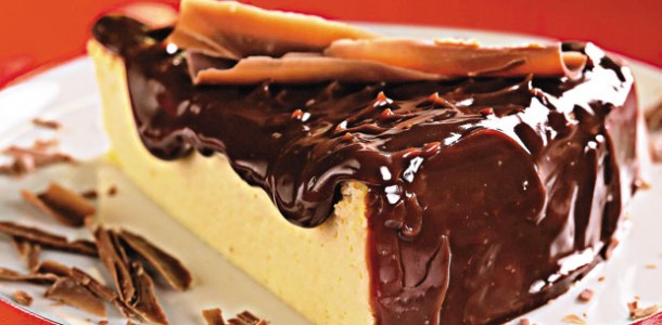 receita-cheesecake-com-cobertura-de-chocolate