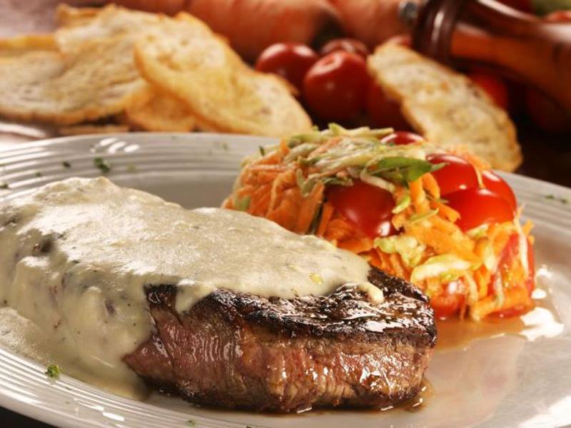 Filé mignon ao com salada Receitas Do Céu