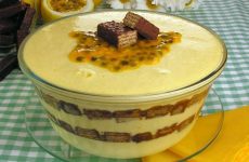 Mousse de maracujá com bis-1